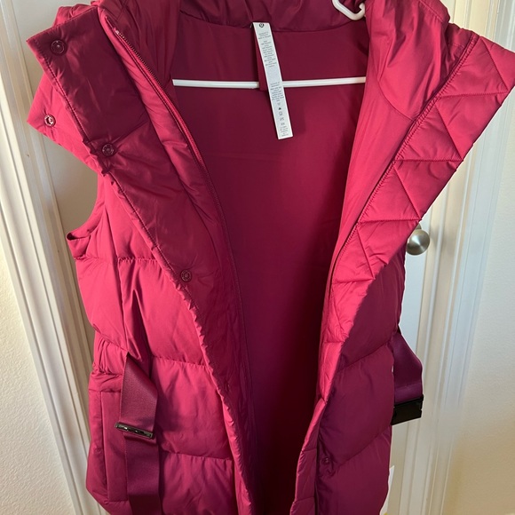 NWT Lululemon Wunder Puff Waist Vest Size 6 in Pomgranate - Picture 4 of 8